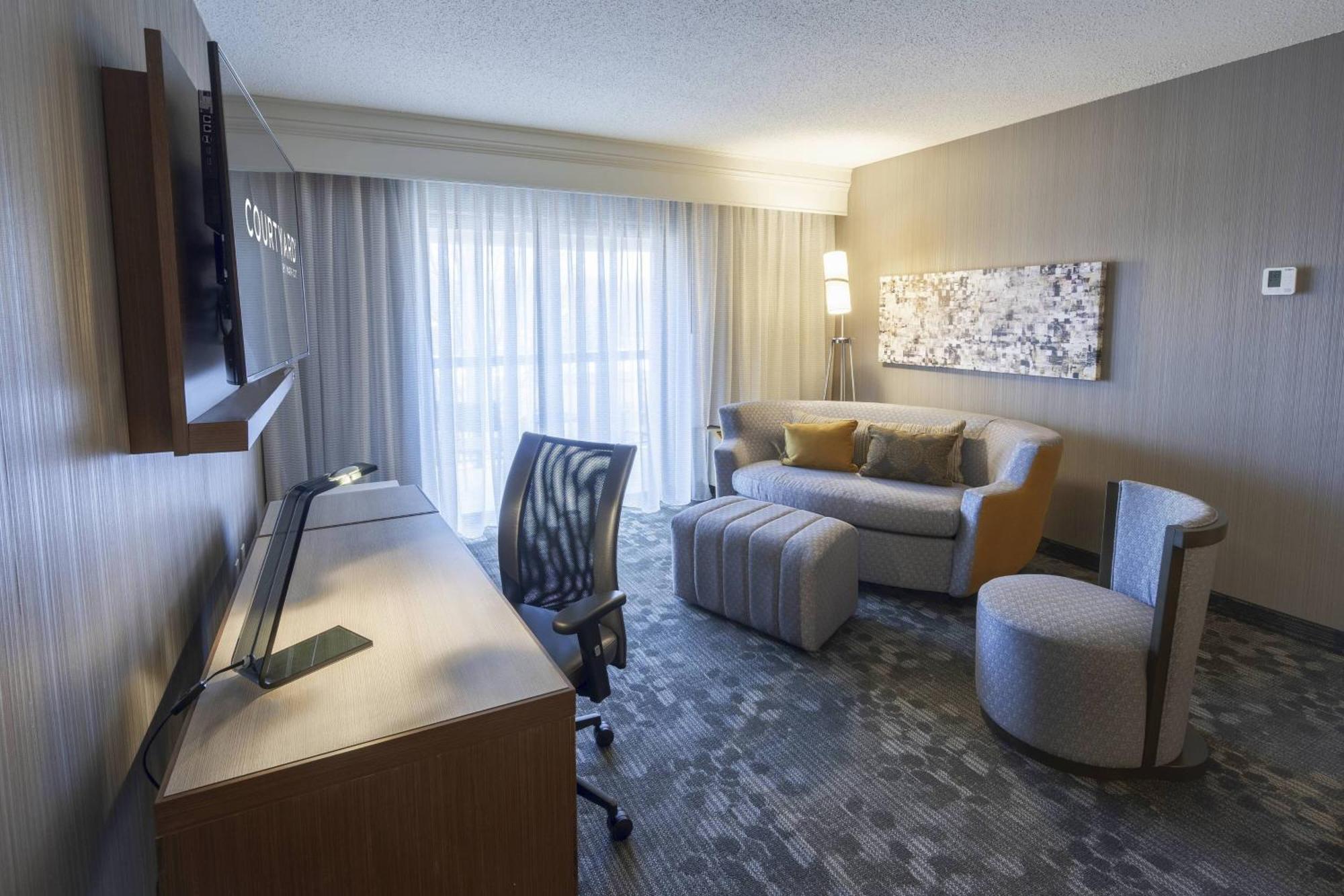 Courtyard By Marriott Cleveland Willoughby Otel Dış mekan fotoğraf