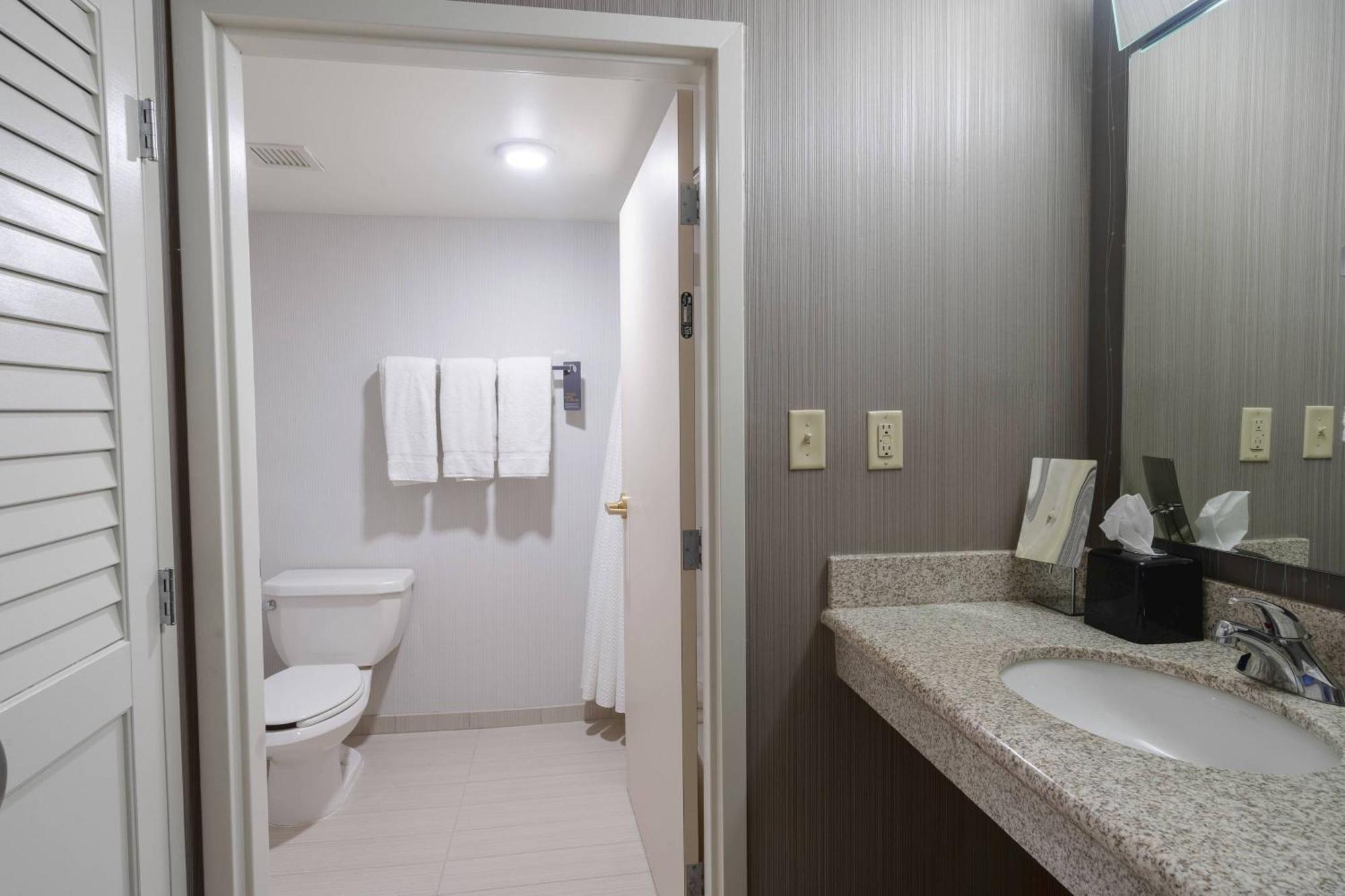Courtyard By Marriott Cleveland Willoughby Otel Dış mekan fotoğraf