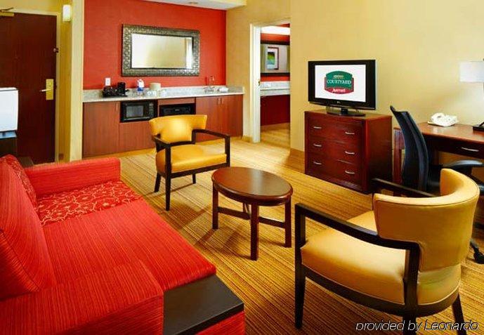 Courtyard By Marriott Cleveland Willoughby Otel Oda fotoğraf